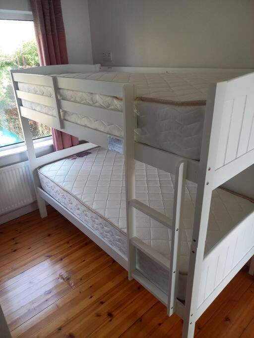 Large 4Bed Available Long-Term In Letterkenny Villa ภายนอก รูปภาพ